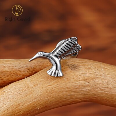 Right Grand ASTM F136 Titanium Internal Threaded Flying Bird Helix Stud Cartilage Conch Tragus Earring 16G Eagle Stud Earring Flatback Piercing