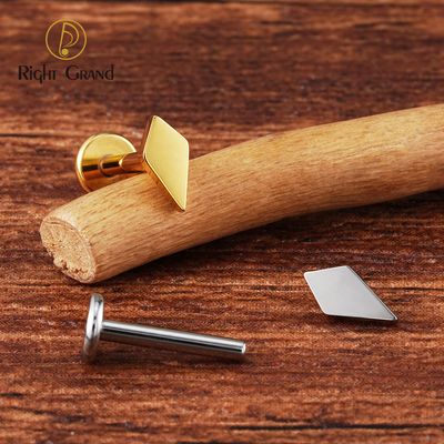 Right Grand ASTM F136 Titanium 16G  Internal Threaded Kite Shape Labret Stud Earring Minimalist Ear Cartilage Helix Tragus Stud Lip Piercing