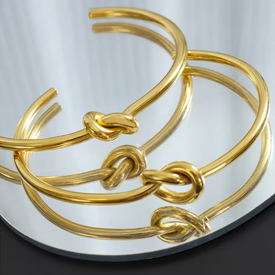 Right Grand Minimalist Women Twisted Knotted Heart Open Bangle 18K Gold Plated Stainless Steel Bracelet Cuff
