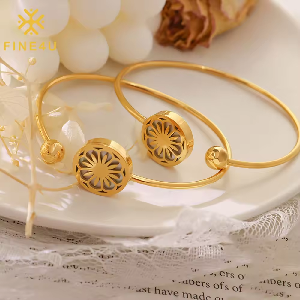 Right Grand 18K Gold Plated Women Jewelry Simple Chrysanthemum Flower Stretch Stainless Steel Bangle Bracelets