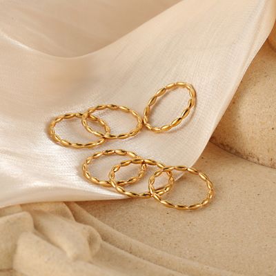 Right Grand Jewelry Rice Bead Shape Stainless Steel Bead Rings Fashion Geometric 18k Gold-plated Irregular Oval Finger Ring