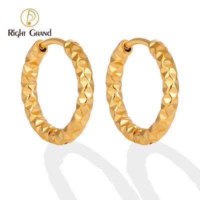 Right Grand Wholesale Hammered Hoop Small Stud Design 18K Gold Filled Stainless Steel Clip Earrings Design Jewelry For Women