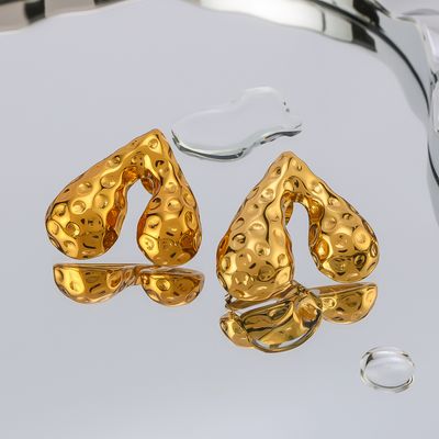 Right Grand Waterproof Hypoallergenic Jewelry Gift Stainless Steel 18K Gold Plated Hammered Love Heart Stud Earrings