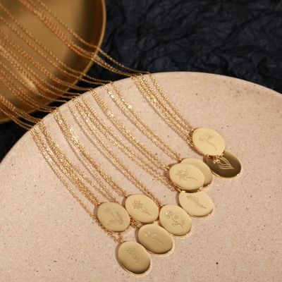 Right Grand Custom Personalized Women Jewelry 18K Gold Plated Stainless Steel Oval Birth Flower Pendant Necklace