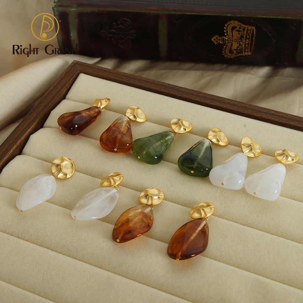 Right Grand Wholesale Retro Women Jewelry Copper Plated Heart Teardrop Women Drop Dangle Resin Acrylic Earrings