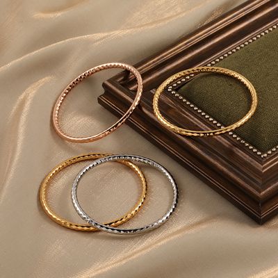 Right Grand New Jewelry 2024 Women Vintage Fashion Gold Plated Stainless Steel Lattice Hammered Ladies Bangles Bracelet