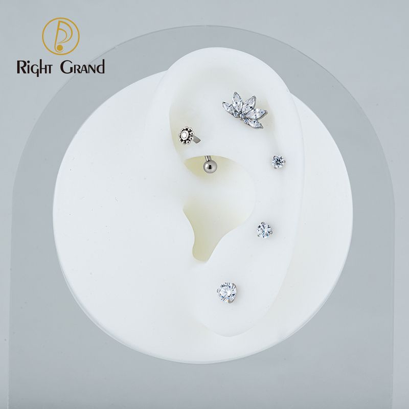 Right Grand ASTM F136 Titanium Mini CZ Flower Rook Earring 16G Curved Barbell Labret Stud Eyebrow Cartilage Tragus Body Piercing
