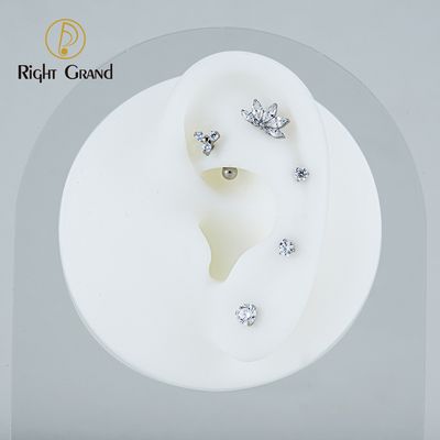 Right Grand ASTM F136 Titanium 16G Triple CZ Flower Curved Barbell Rook Earring Eyebrow Cartilage Tragus Labret Stud Piercing