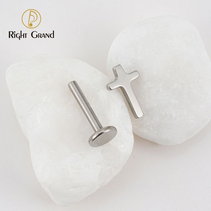 Right Grand ASTM F136 Titanium Internally Threaded Cross Labret Ring