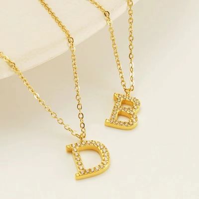 Right Grand Popular Fashion Non Tarnish Jewelry Cubic Zirconia Stainless Steel 18K Gold Plated Custom Initials Letter Necklace