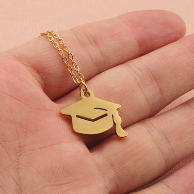 Right Grand Fashion Jewelry Trendy College Doctoral Hat Pendant Friend Gifts Stainless Steel Gold Plated Graduation Necklace