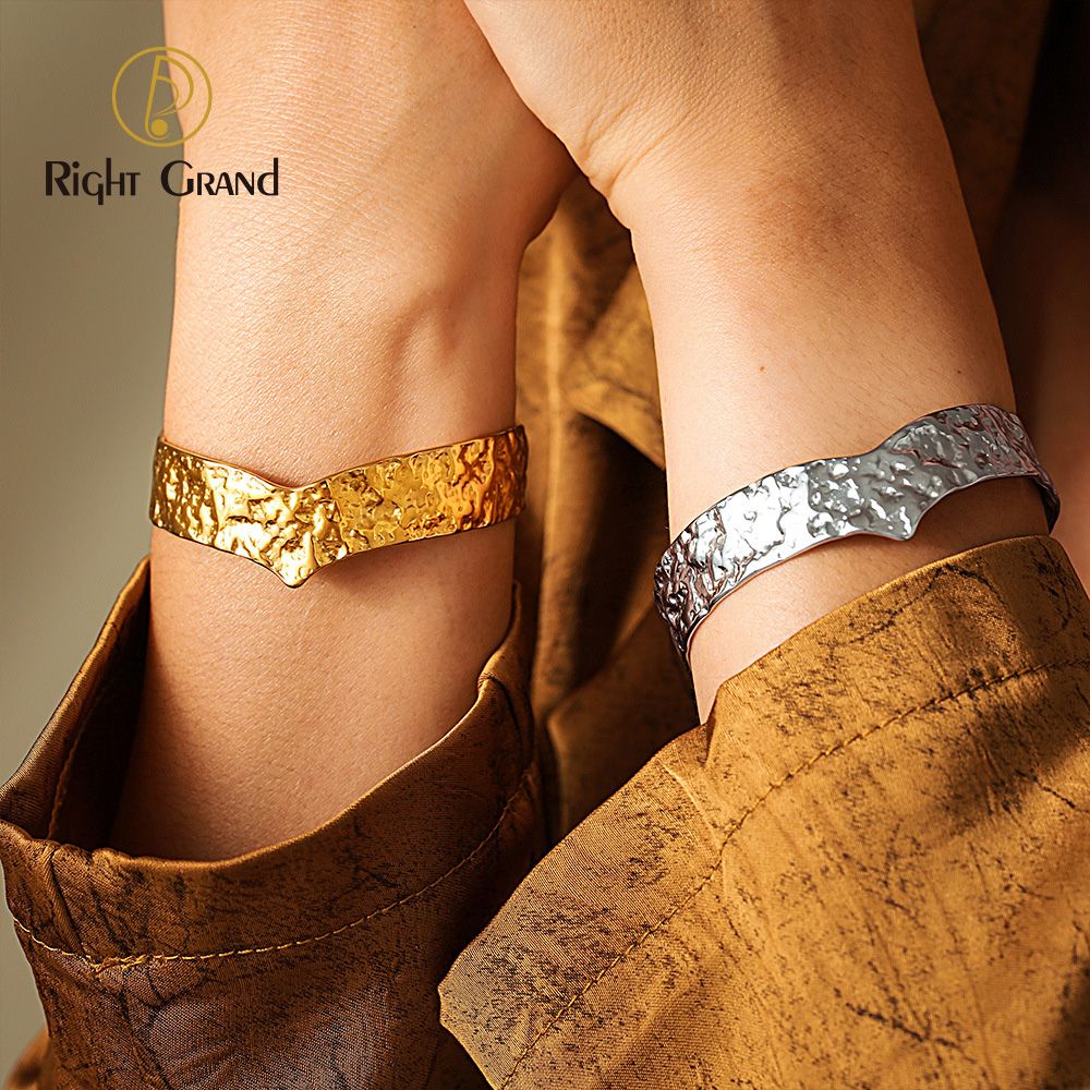 Right Grand New Design Fashion Jewelry Women Stainless Steel PVD Gold Plated Uneven Hammered Wide Open Chunky Hand Cuff Bracelet