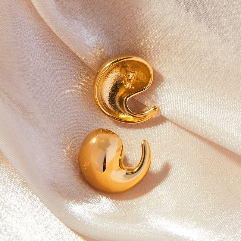 Right Grand New Design Tarnish Free Hypoallergenic Dainty Statement Fashion Jewelry Gold Plated Stainless Steel Chunky Hollow Stud Earrings