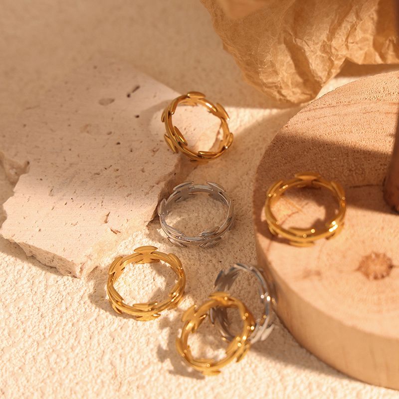 Right Grand Non Tarnish Jewelry Irregular Retro Design Christmas Party Women Girls Fashion Jewelry Stainless Steel Gold Plated Bow Ring