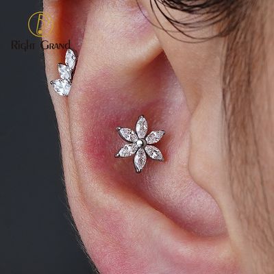 Right Grand ASTM F136 Titanium 16G Internal Thread Marquise Flower CZ Labret Stud Helix Conch Cartilage Tragus Flat Back Piercing