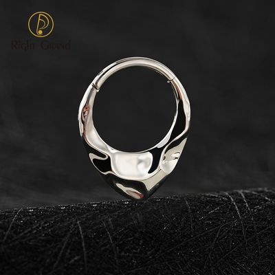 Right Grand ASTM F136 Titanium V Shaped Hammered Huggie Hoop Earring 16G Simple Geometric Septum Nose Clicker Ring