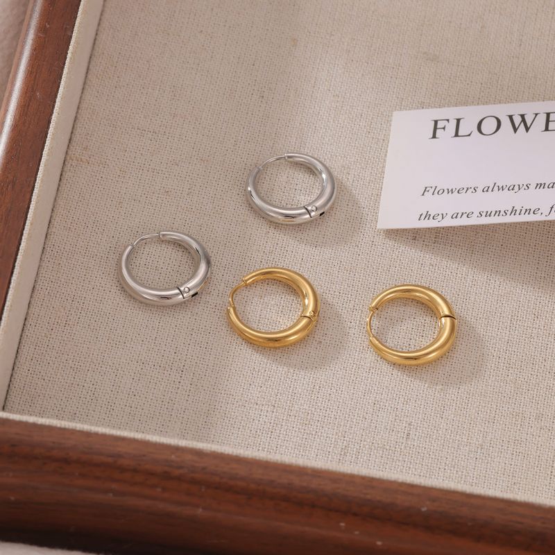 Right Grand New Arrival Tarnish Free Latest Korean Minimalist Earrings Stylish Dainty Ear Jewelry for Trendy Women
