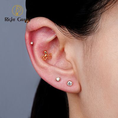 Right Grand ASTM F136 Titanium 16G Internal Thread Octopus Flat Back Labret Stud Cartilage Earring Helix Tragus Stud Nose Piercing Body Jewelry