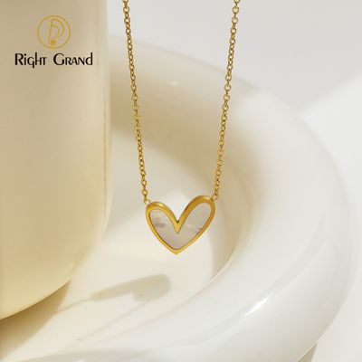 Right Grand Jewelry Waterproof Dainty Cute 18k Gold Plated Stainless Steel Shell Heart Pendant Necklace