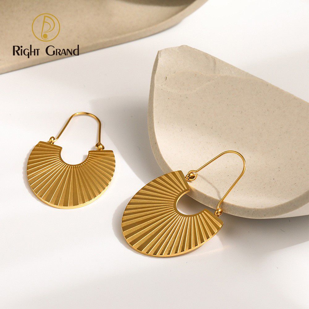 Right Grand Fashion Bohemia Style Flat Earrings Stainless Steel 18k Gold Plated Sector Rib Statement Earrings