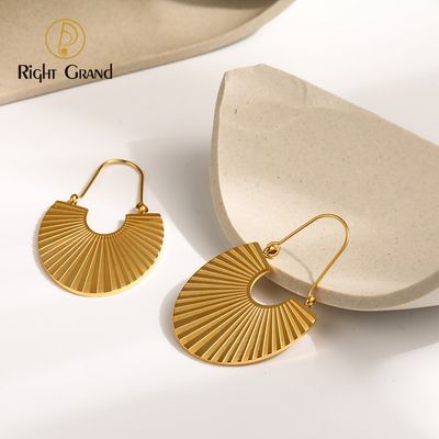 Right Grand Fashion Bohemia Style Flat Earrings Stainless Steel 18k Gold Plated Sector Rib Statement Earrings