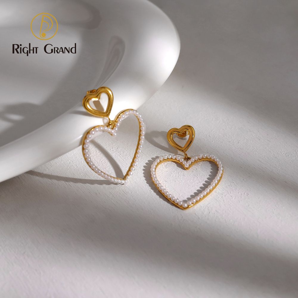 Right Grand New love Earrings Stainless Steel Hypoallergenic Heart-shaped Pearl Earrings