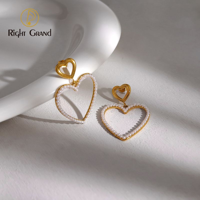 Right Grand New love Earrings Stainless Steel Hypoallergenic Heart-shaped Pearl Earrings
