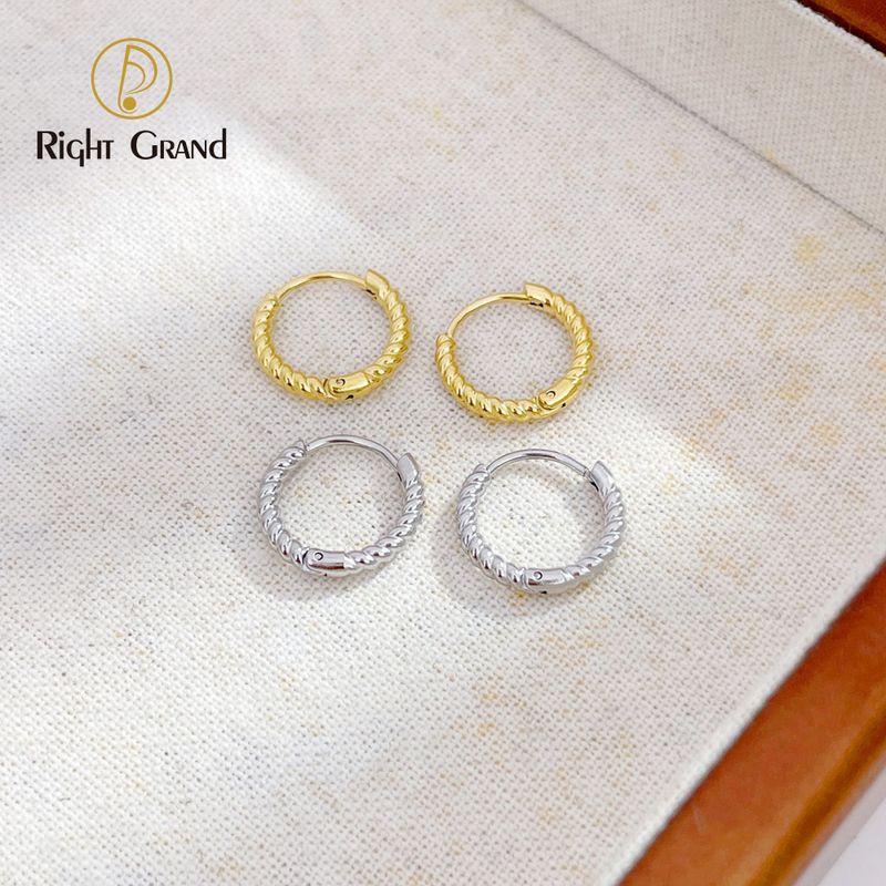 Right Grand New Arrival Tarnish Free Waterproof Women Jewelry 18K Gold Plated Stainless Steel Twisted Huggie Hoop Earring