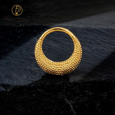 Right Grand ASTM F136 Titanium Hammered Textured Septum Clicker 16G Hinged Segment Punk Piercing Helix Earring Nose Hoop Jewelry
