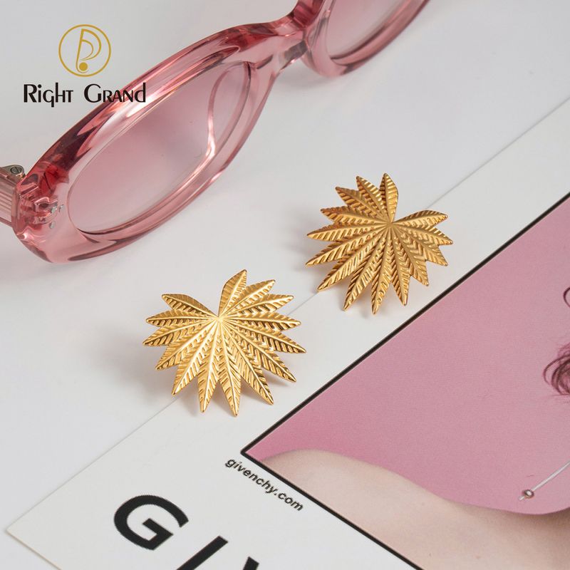 Right Grand Fashion Jewelry Stainless Steel 18K Gold Plated Dainty Hammer Love Heart Stud Earrings