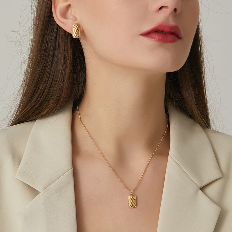 Right Grand Vintage Geometric Necklace Earring Jewelry Set 18K Gold Plated Stainless Steel Fashion Pendant Necklace and Earring Sets