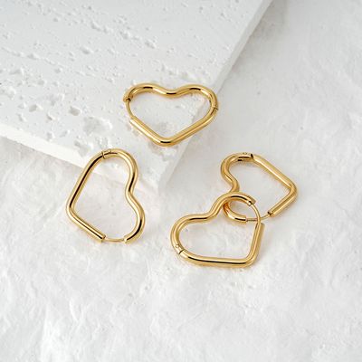 Right Grand Stainless Steel Heart-Shaped Huggie Hoop Earrings for Women Waterproof Hypoallergenic Trendy Available Hoop Earrings