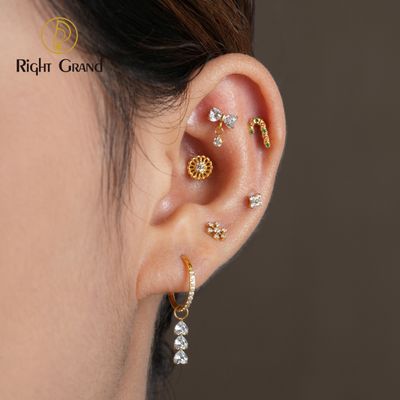 Right Grand ASTM F136 Titanium Internal Thread Floral CZ Cartilage Earring 16G Classic Flower Helix Stud Tragus Nose Piercing Body Jewelry