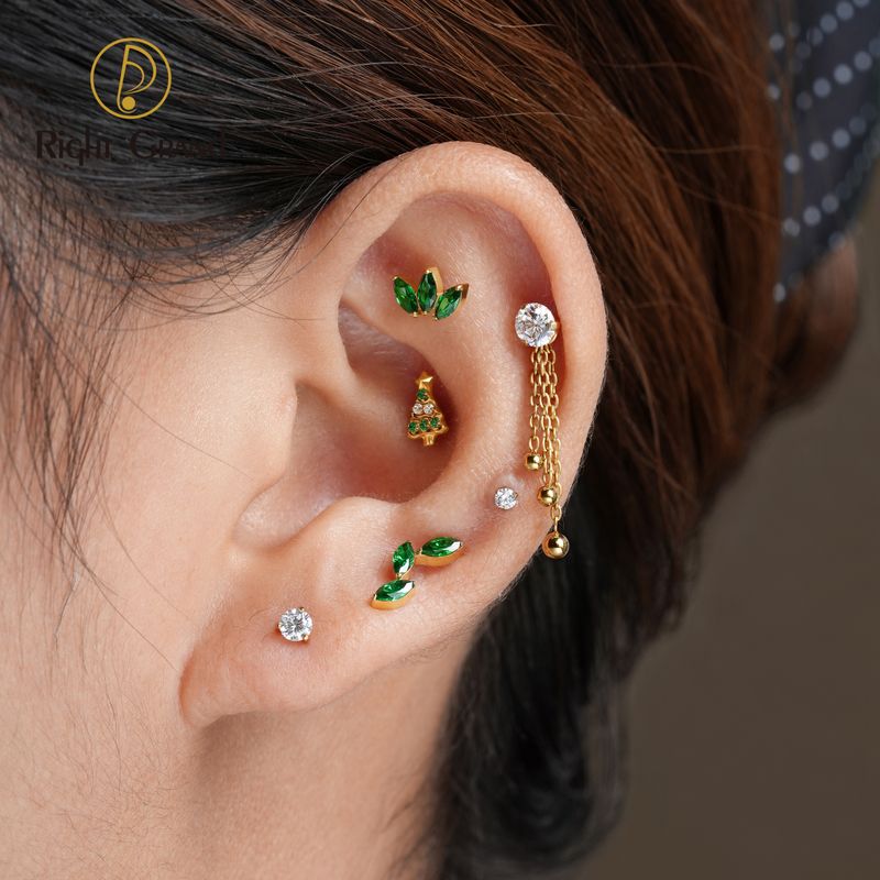 Right Grand ASTM F136 Titanium 16G Internal Thread Triple Marquise CZ Stud Earring 16G Trinity Lotus Opal Cluster Cartilage Helix Tragus Piercing