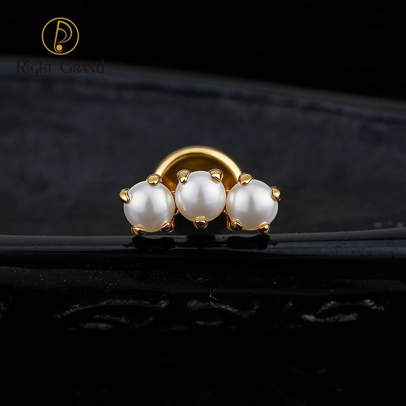 Right Grand Titanium Internal Thread Triple Tiny Pearl Labret Ring 16G Flat Back Cartilage Stud Earring Conch Helix Lip Piercing Jewelry