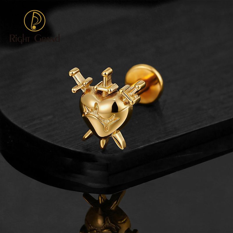 Right Grand Titanium Internal Thread Three Swords Through Heart Labret Ring 16G Flat Back Cartilage Stud Earring Conch Helix Lip Piercing Jewelry