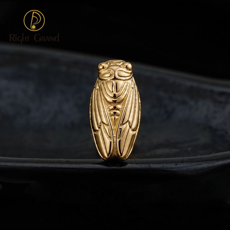 Right Grand Titanium Internal Thread Summer Cicada Labret Ring 16G Flat Back Cartilage Stud Earring Conch Helix Lip Piercing Jewelry