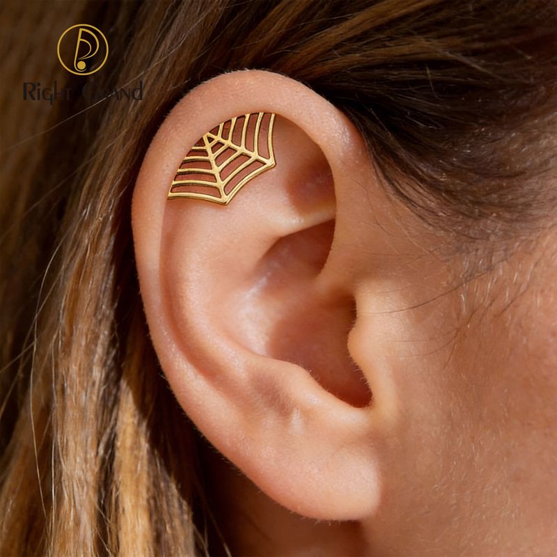 Right Grand Titanium Internal Thread Spider Web Labret Ring Gothic Punk 16G Flat Back Cartilage Stud Earring Conch Helix Lip Piercing Jewelry
