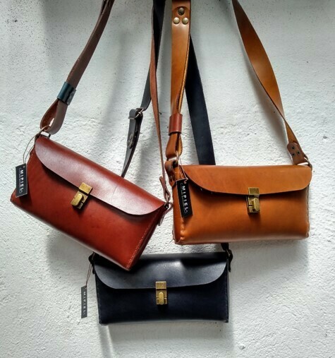 CROSSBODY