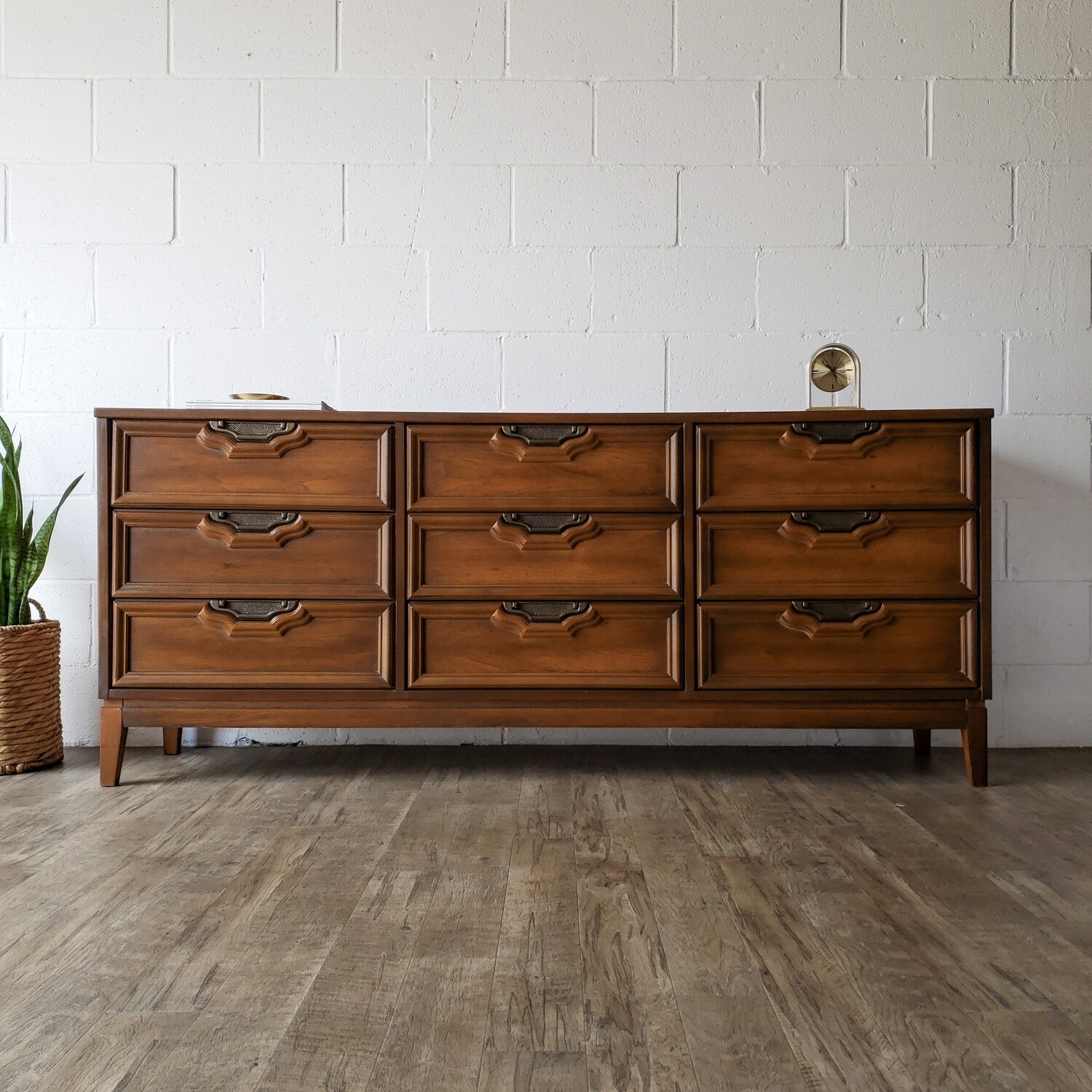 Vintage Mid-Century Modern Walnut 9-Drawer Dresser w/ Brutalist Style Pulls