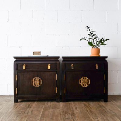Set of (2) Vintage Century Chin Hua Nightstands by Raymond K. Sobota