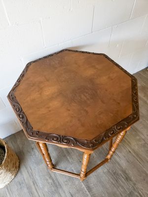 Vintage Maple Octagonal Tea / Occasional Table w/ Burl &amp; Hand Carved Top