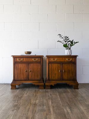 Vintage Set of (2) Drexel Devoncourt Nightstands