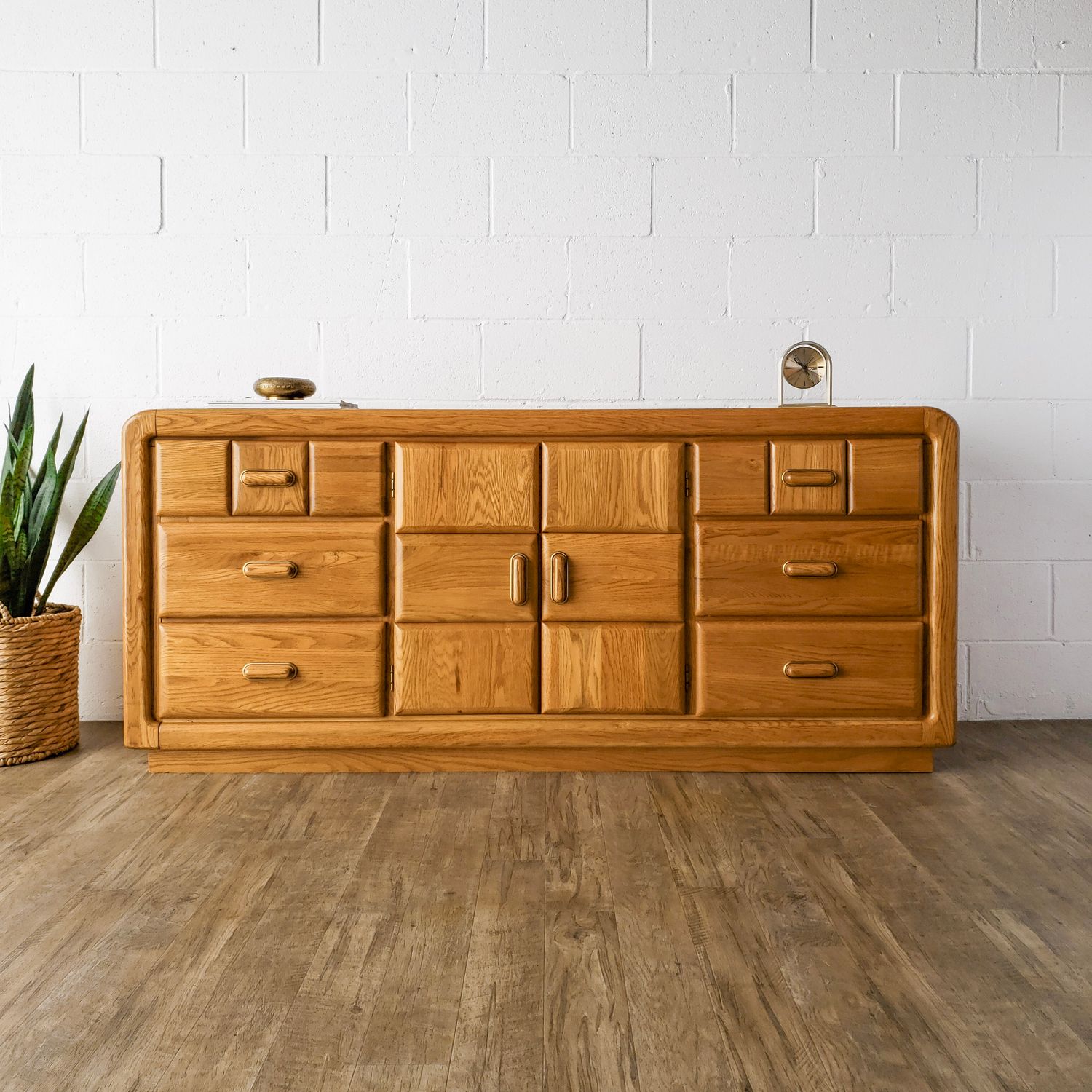 Vintage 80's Oak 9-Drawer Dresser