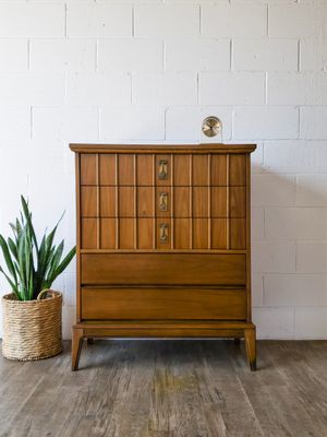 Vintage Mid-Century Modern Dixie 5-Drawer Chest w/ Door Knock Style Pulls