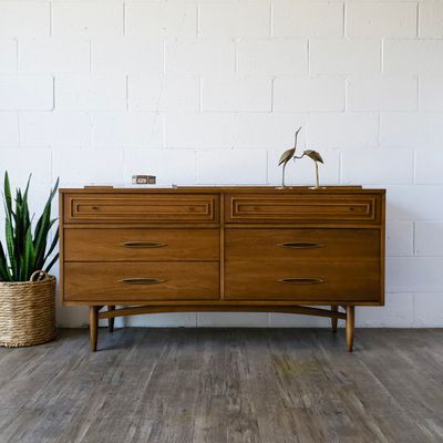 Vintage Mid-Century Modern Broyhill Premier Sculptra 6-Drawer Walnut Dresser | Consignment