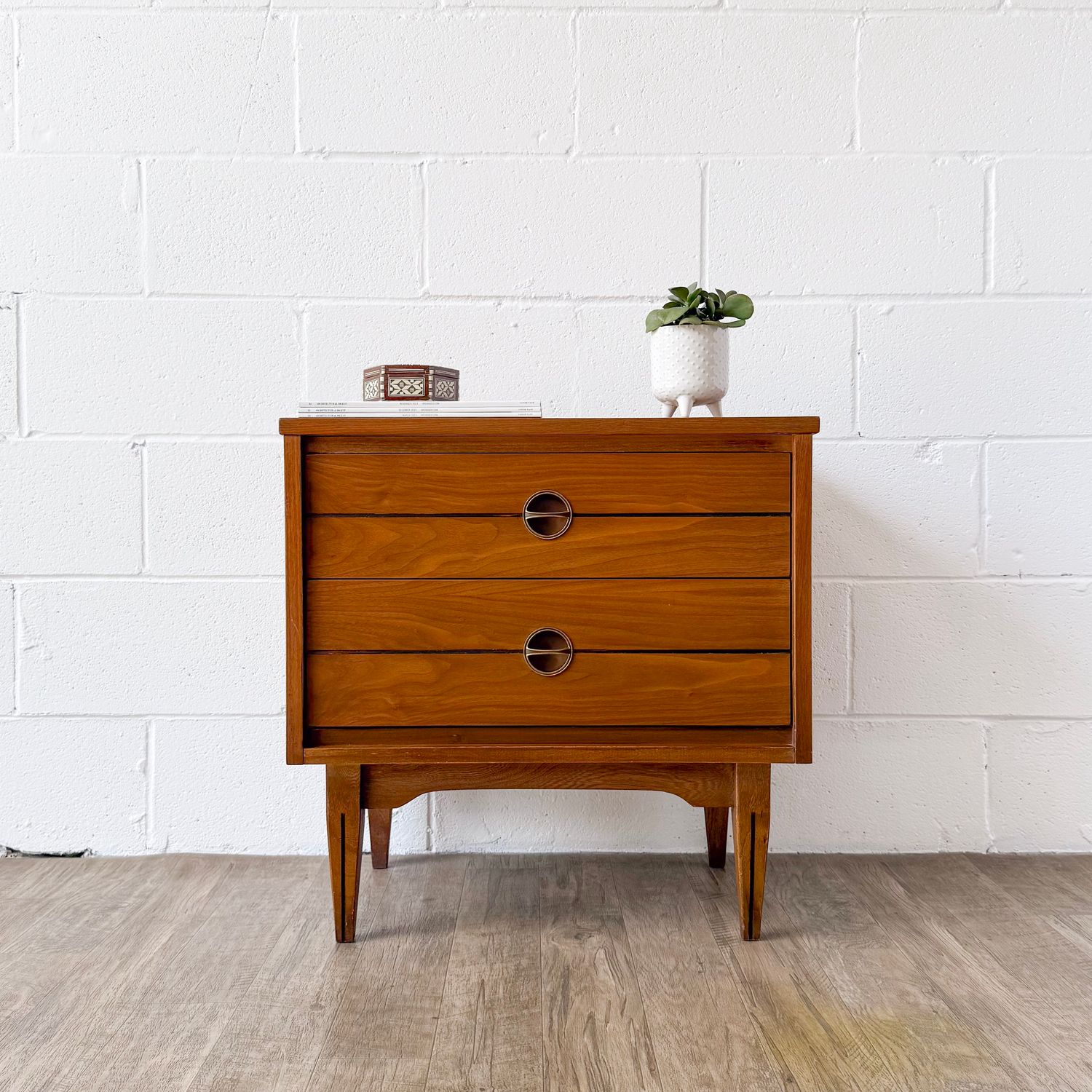 Vintage Mid-Century Modern Mainline by Hooker Walnut 2-Drawer Nightstand