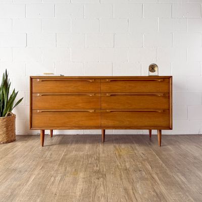 Vintage Mid-Century Modern Huntley Wanut 6-Drawer Lowboy Dresser