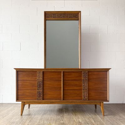 Refinished Vintage Mid-Century Modern Bassett Aztec Walnut 6-Drawer Lowboy Dresser and Mirror Set