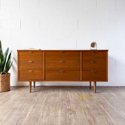 Vintage Mid-Century Modern Bassett Walnut 9-Drawer Lowboy Dresser